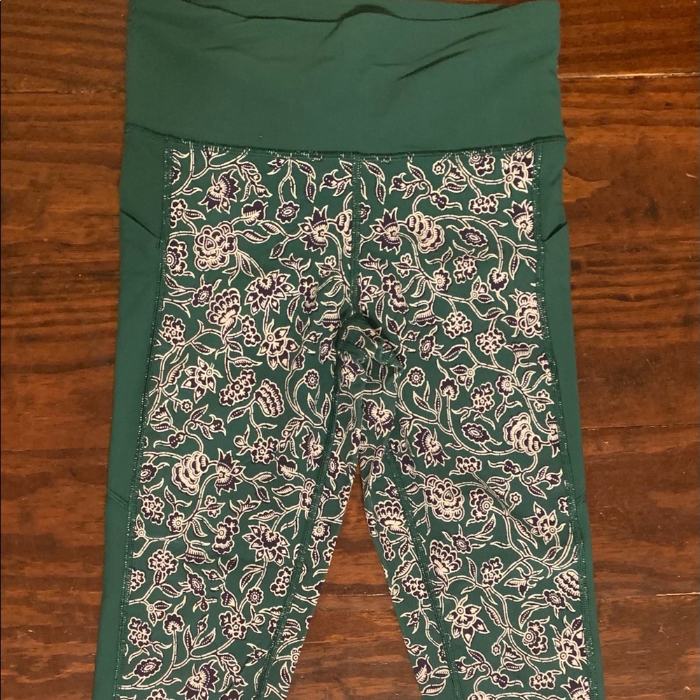ATHLETA Emerald Green Crop Tight Leggings Sz S